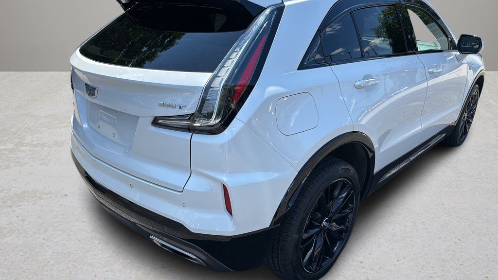 Certified 2025 Cadillac XT4 Sport w/ LPO, Onyx Lite Package AWD/4WD image 10