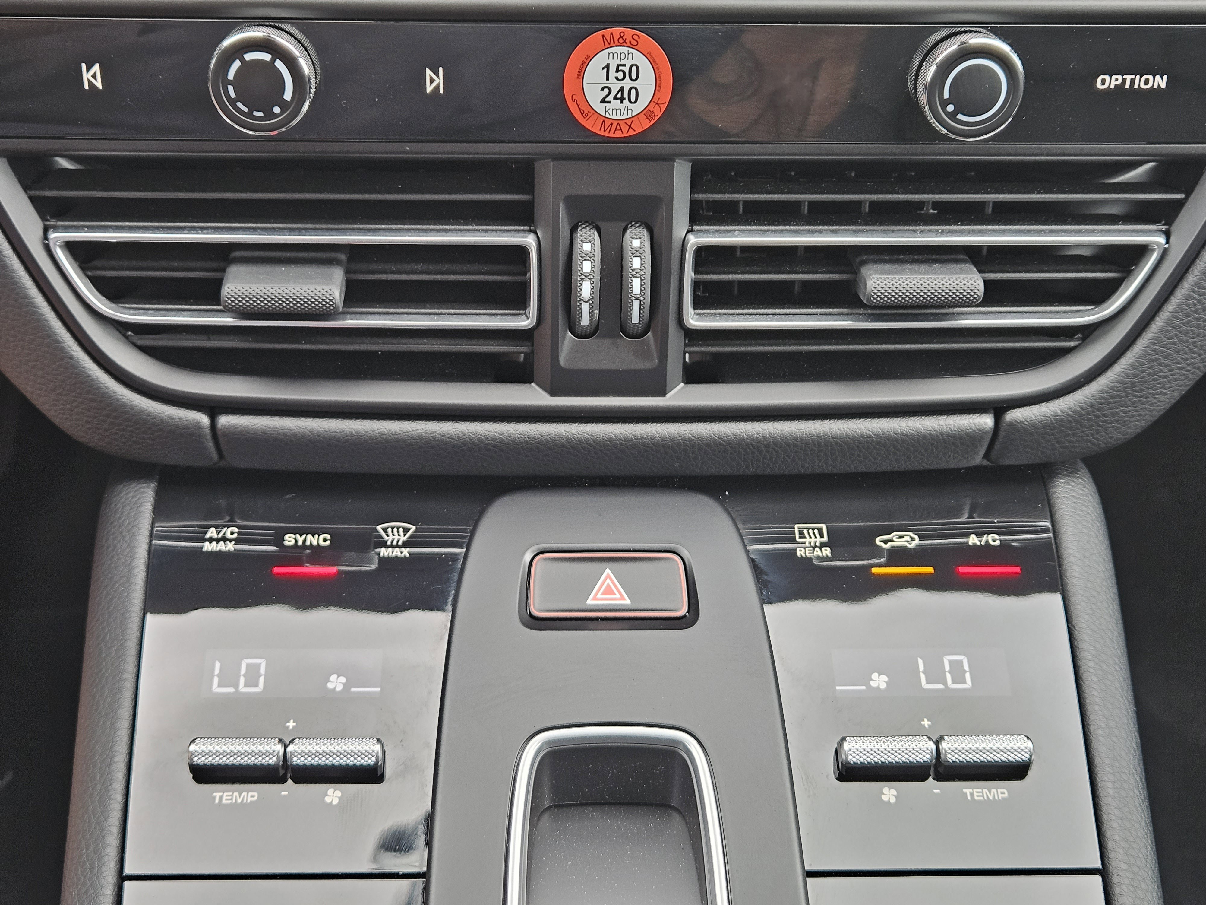 Certified 2026 Porsche Macan image 19