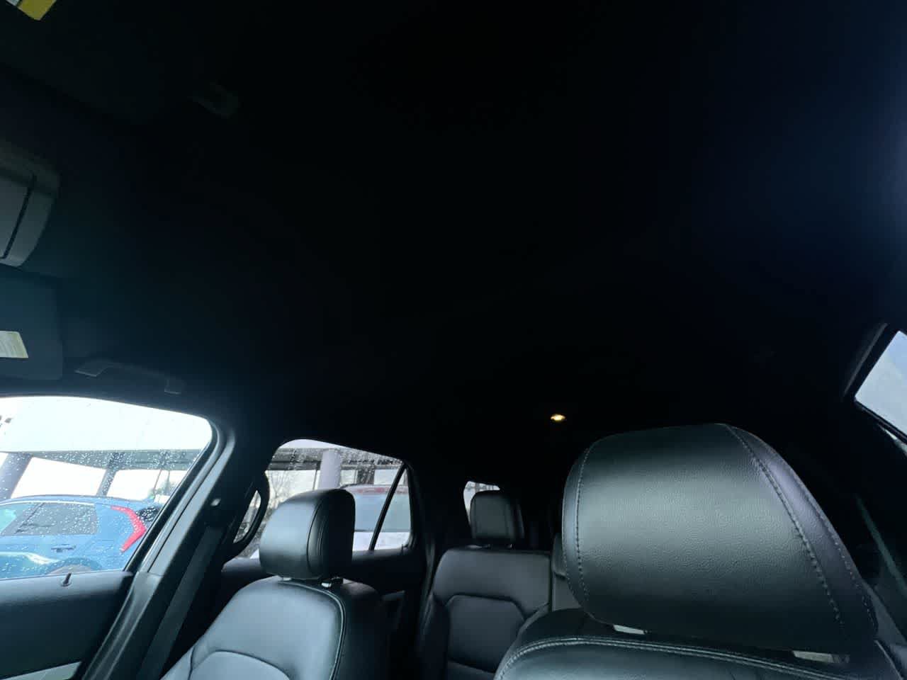Used 2016 Ford Explorer XLT w/ Equipment Group 202A AWD/4WD image 22