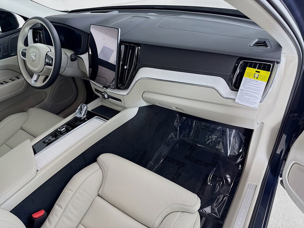 New 2026 Volvo XC60 B5 Ultra w/ Climate Package PRO image 30