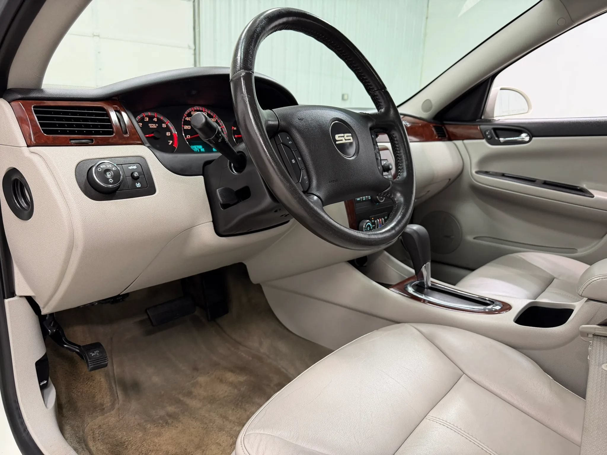 Used 2007 Chevrolet Impala SS w/ Convenience Package FWD image 12