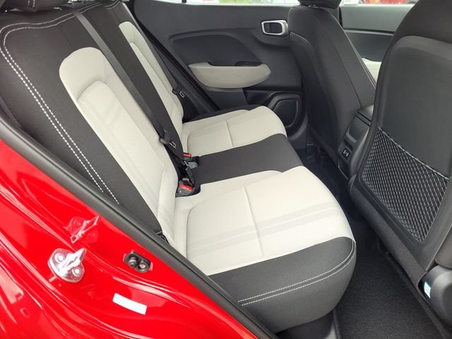 New 2025 Hyundai Venue SEL FWD image 18