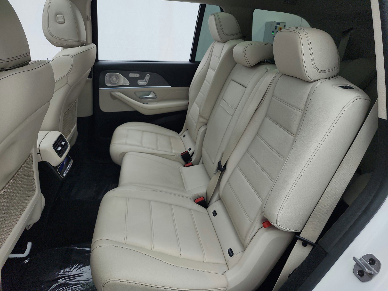 Used 2021 Mercedes-Benz GLS 580 4MATIC image 16
