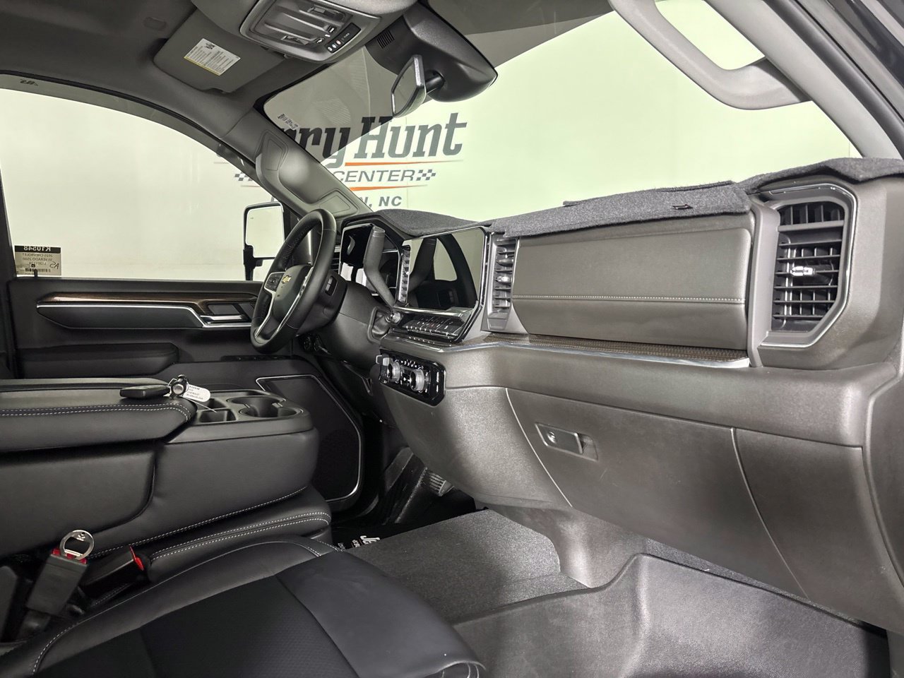 Used 2025 Chevrolet Silverado 2500 LT w/ Z71 Chrome Sport Edition AWD/4WD image 33