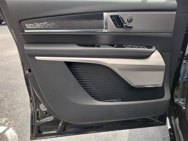 Certified 2026 Cadillac Vistiq Sport w/ LPO, Floor Liner Package AWD/4WD image 17