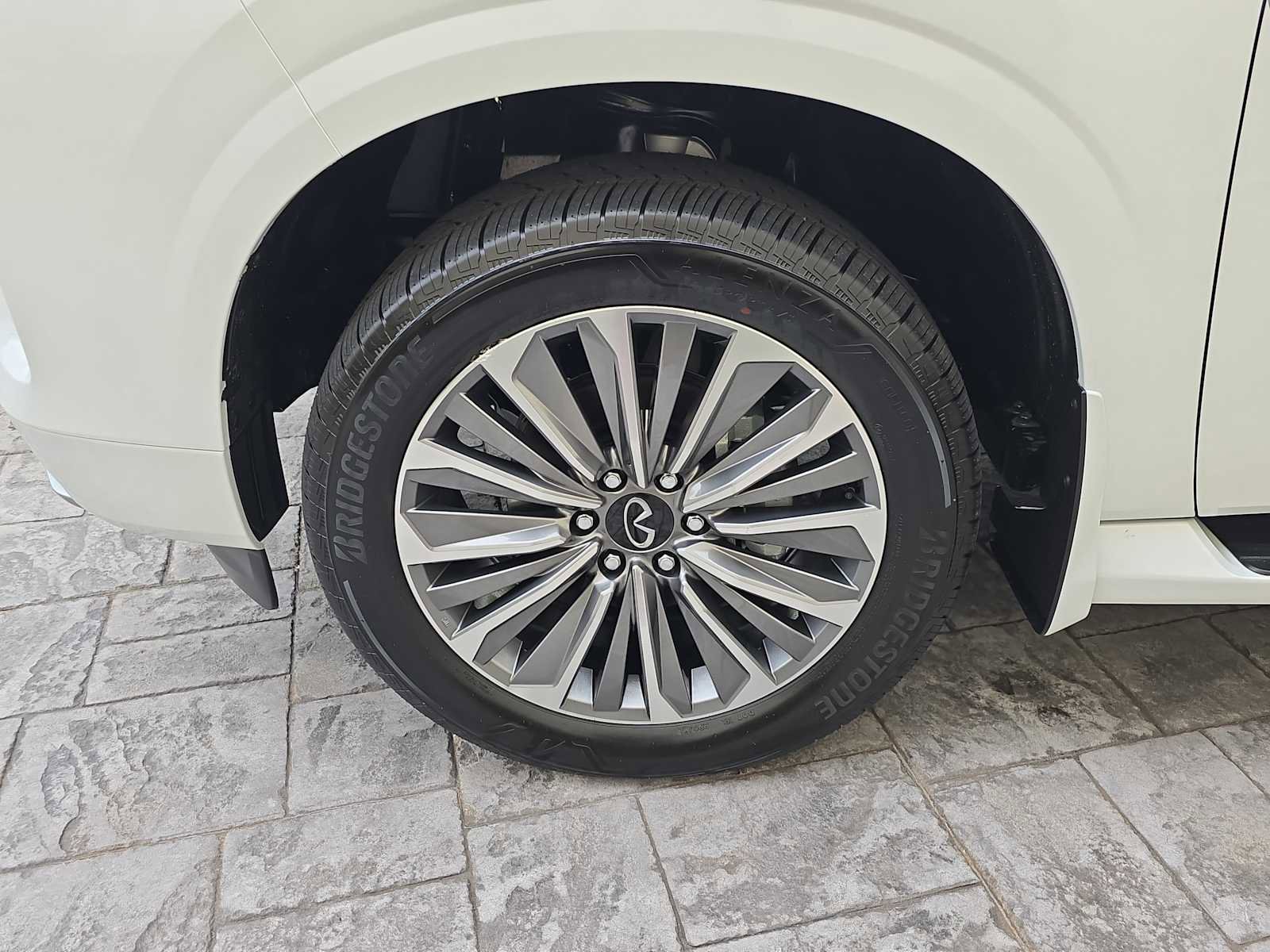 New 2026 INFINITI QX80 Luxe w/ Cargo Package image 9