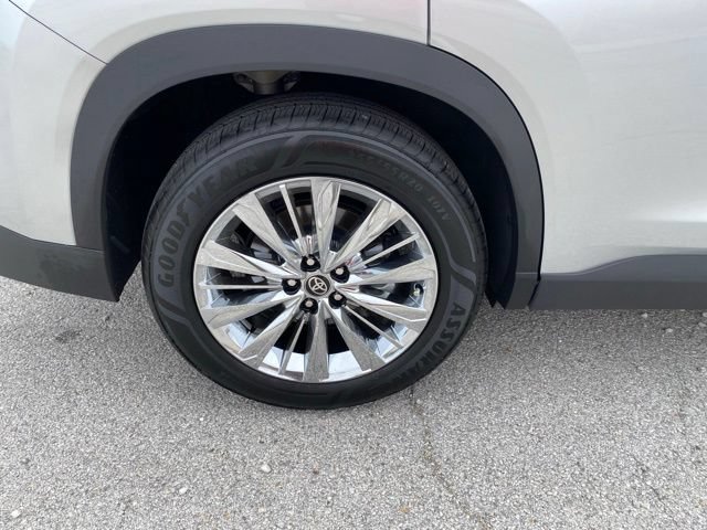 Certified 2024 Toyota Grand Highlander AWD image 30