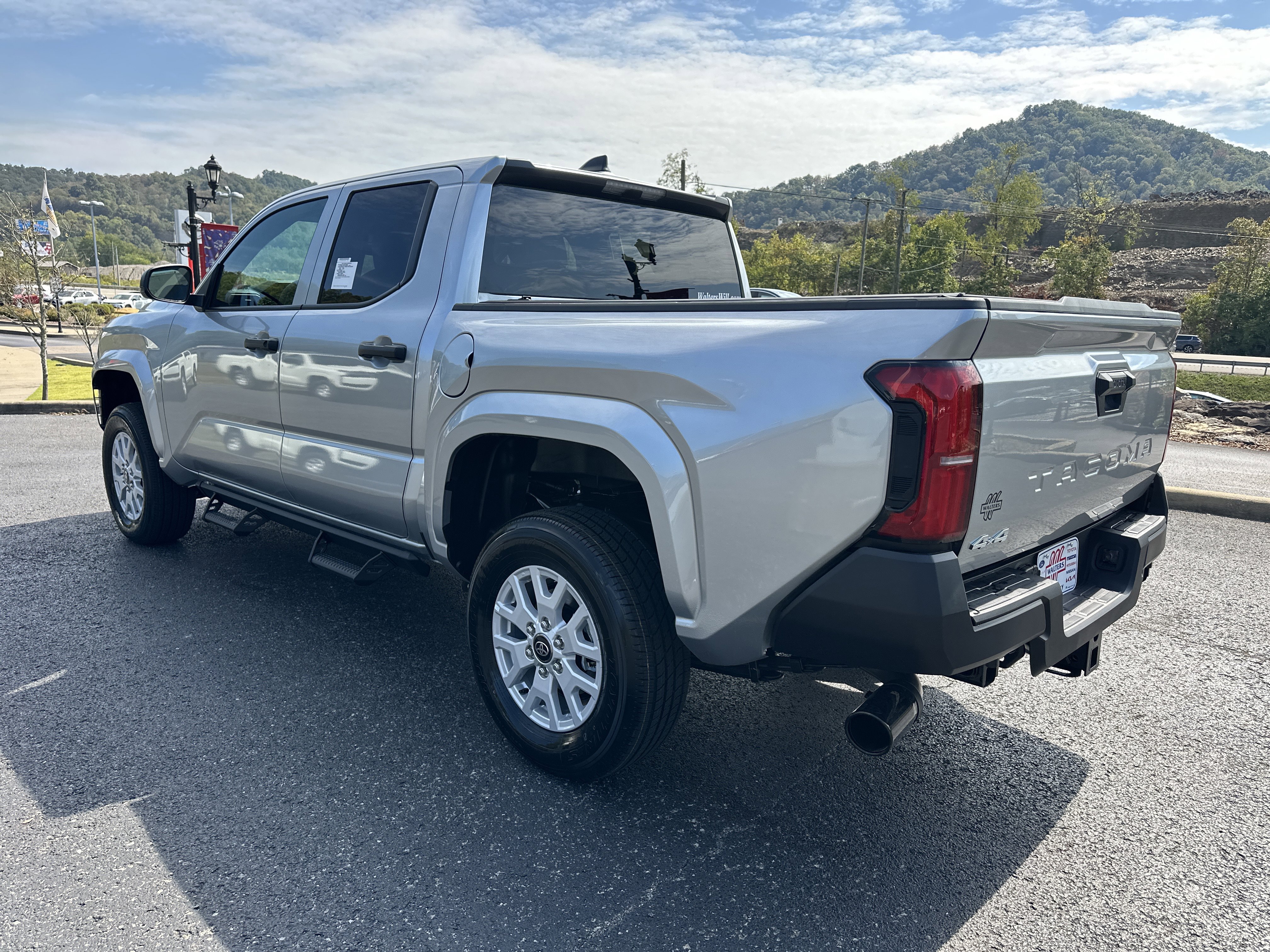 New 2025 Toyota Tacoma SR image 4