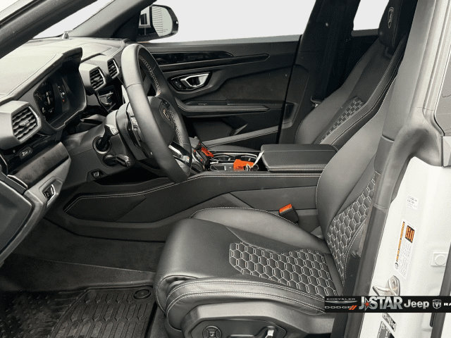 Used 2022 Lamborghini Urus AWD/4WD image 11