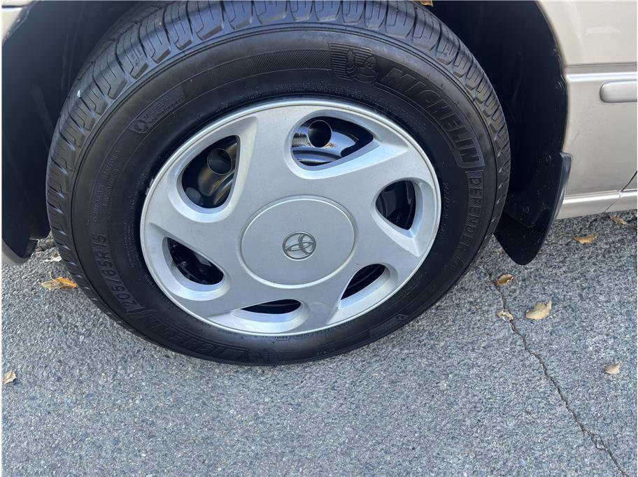 Used 1998 Toyota Camry LE FWD image 11