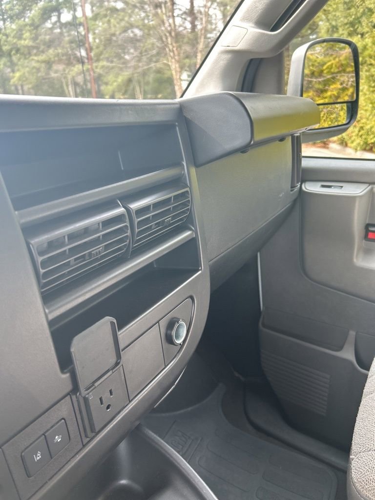 Certified 2023 Chevrolet Express 3500 LT w/ LT Preferred Equipment Group image 17