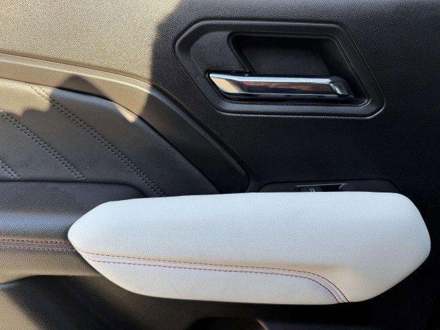 Used 2024 GMC Canyon AT4X image 33