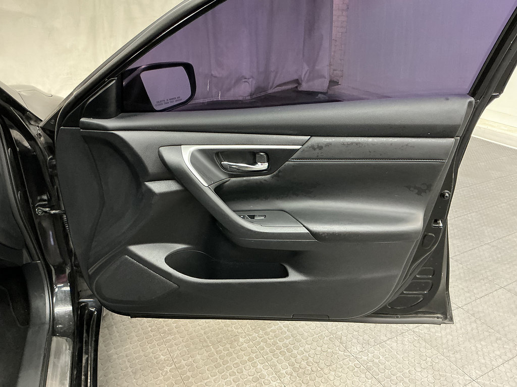 Used 2018 Nissan Altima 2.5 SR w/ SR Midnight Edition FWD image 28