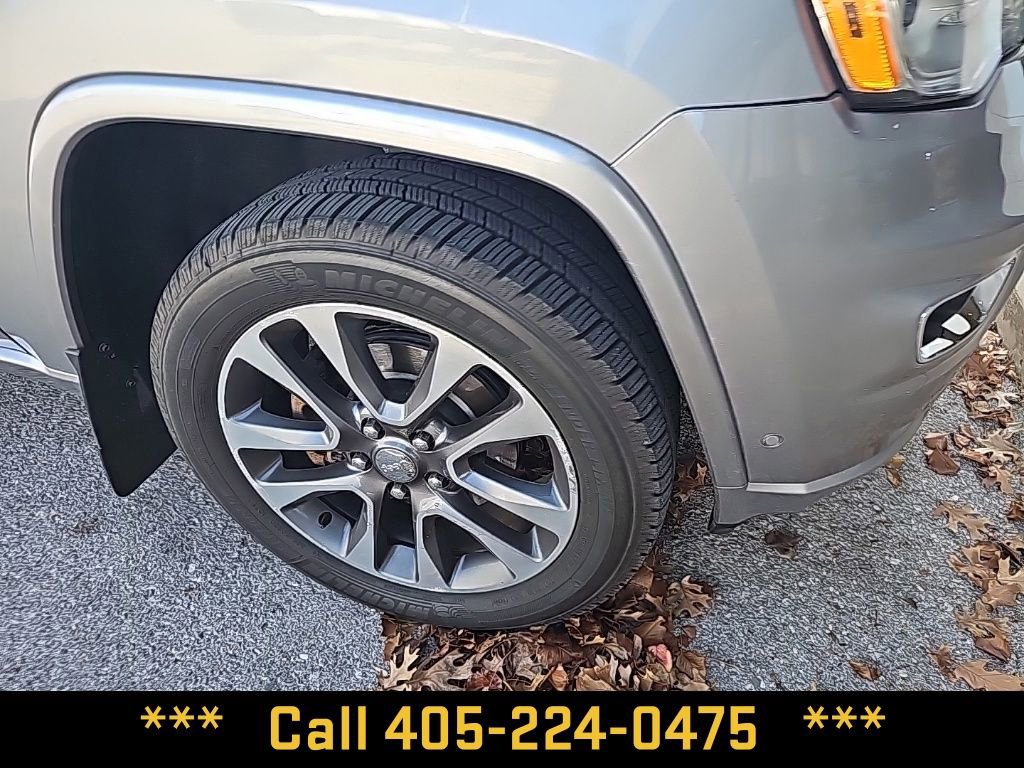 Used 2018 Jeep Grand Cherokee Overland w/ Jeep Active Safety Group image 6