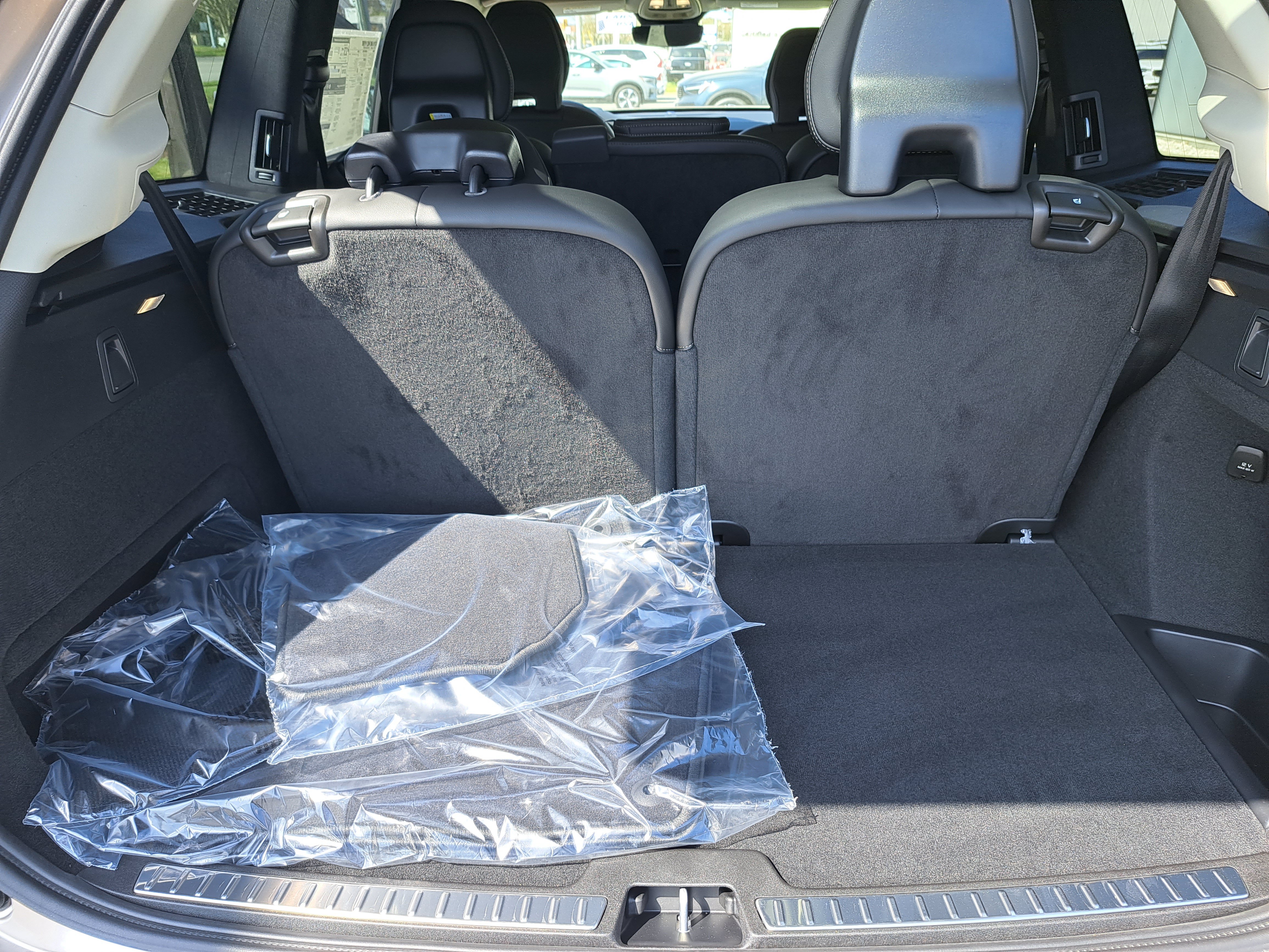 New 2026 Volvo XC90 B6 Ultra w/ Lounge Package AWD/4WD image 8
