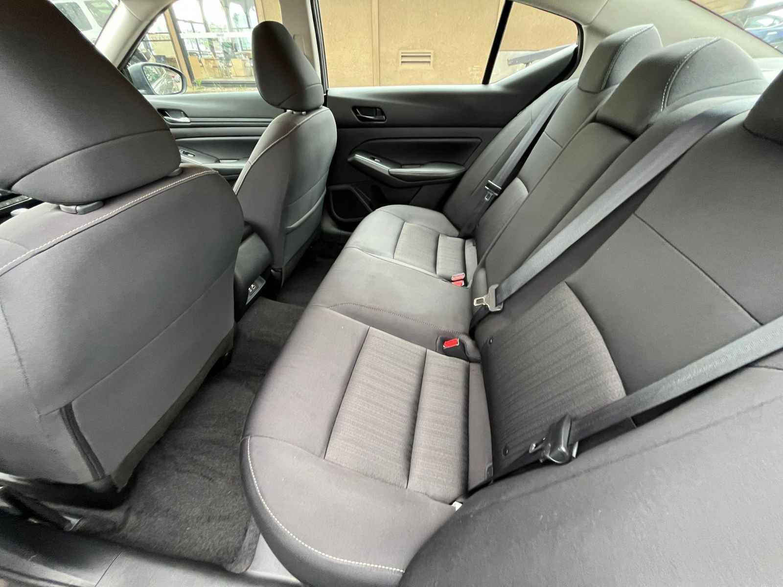 Used 2025 Nissan Altima 2.5 SV FWD image 27