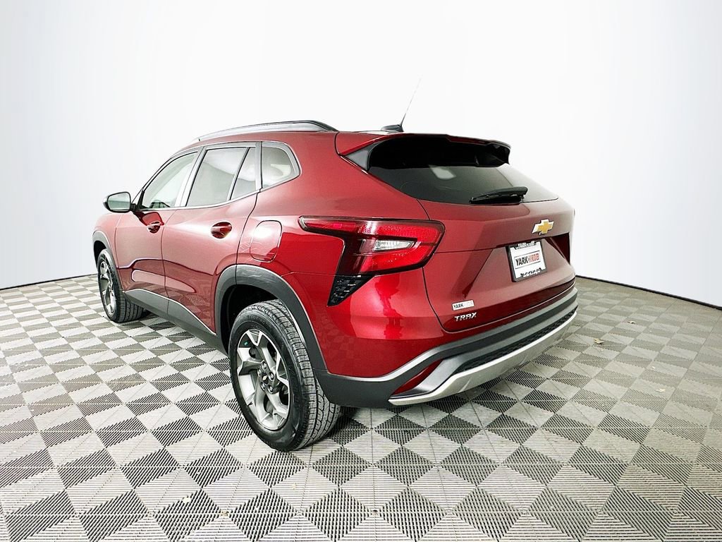Used 2024 Chevrolet Trax LT image 8