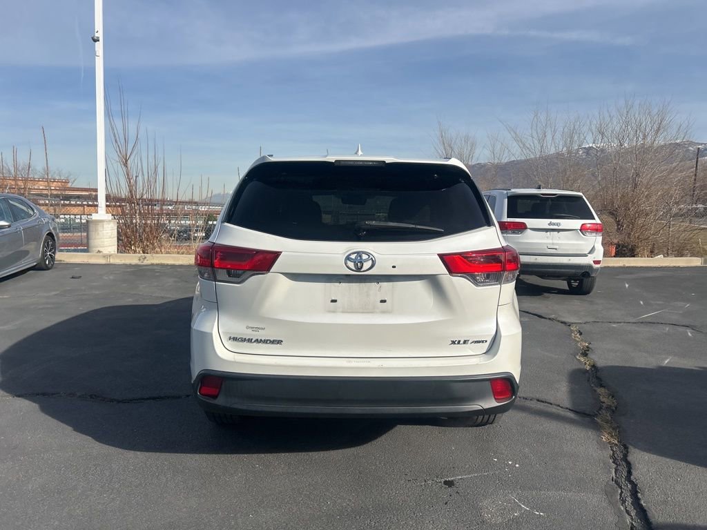 Used 2017 Toyota Highlander XLE image 5