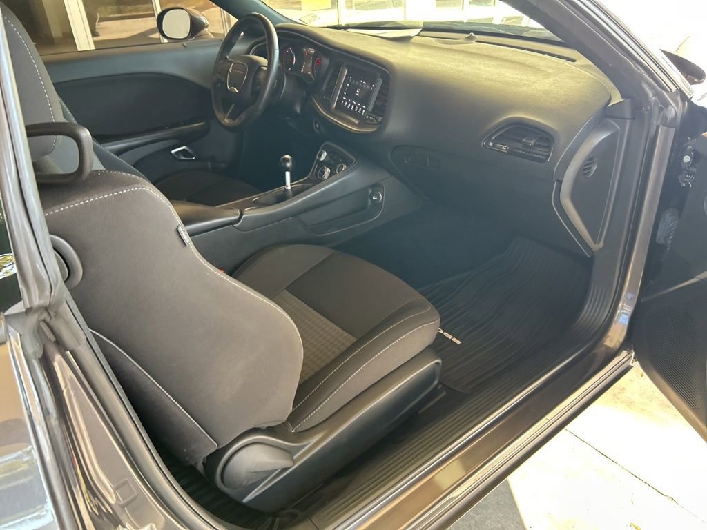 Used 2019 Dodge Challenger R/T w/ Performance Handling Group image 22