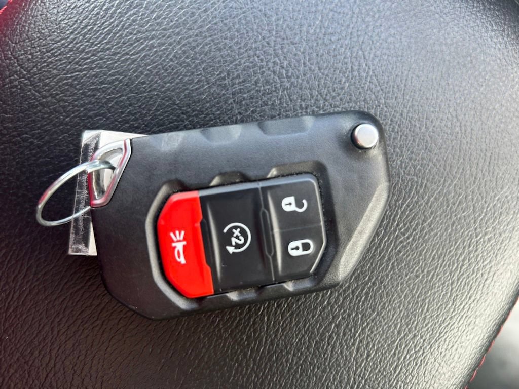 Used 2022 Jeep Gladiator Rubicon w/ Cold Weather Group AWD/4WD image 20
