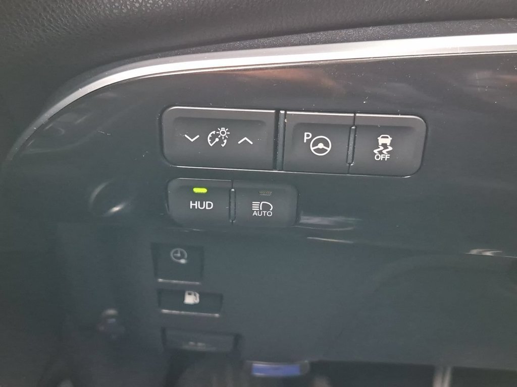 Used 2017 Toyota Prius Prime Advanced w/ Carpet Mat Package FWD image 18