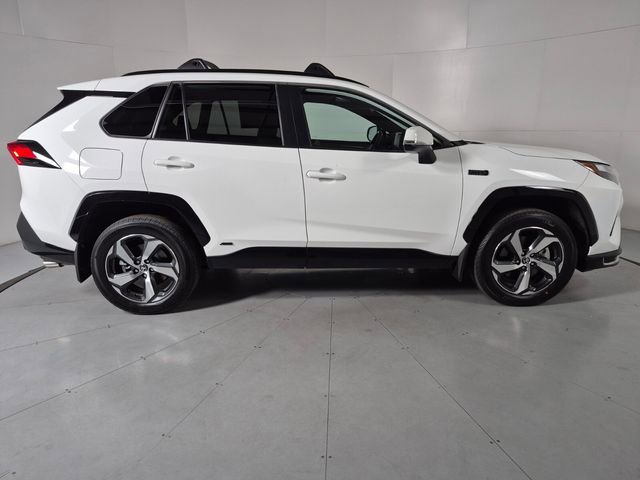 Used 2022 Toyota RAV4 SE w/ Weather & Moonroof Package AWD/4WD image 5
