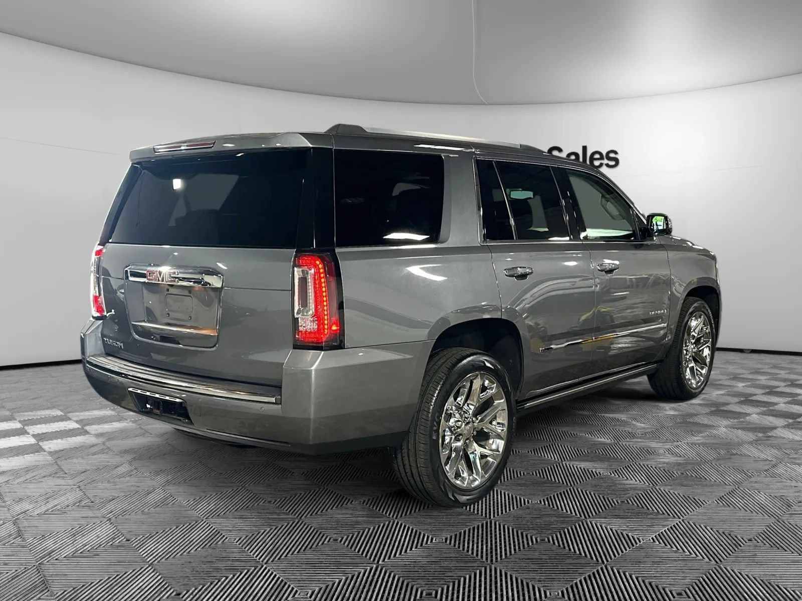 Used 2018 GMC Yukon Denali w/ Denali Ultimate Package AWD/4WD image 5