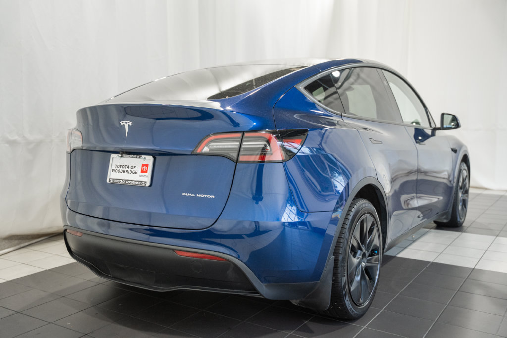 Used 2025 Tesla Model Y Long Range AWD/4WD image 3