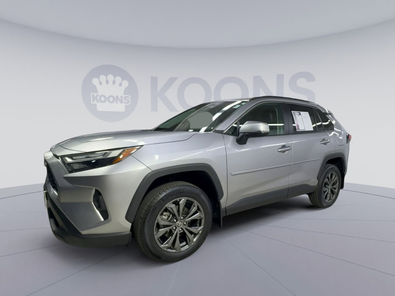 Used 2023 Toyota RAV4 XLE Premium AWD/4WD image 5
