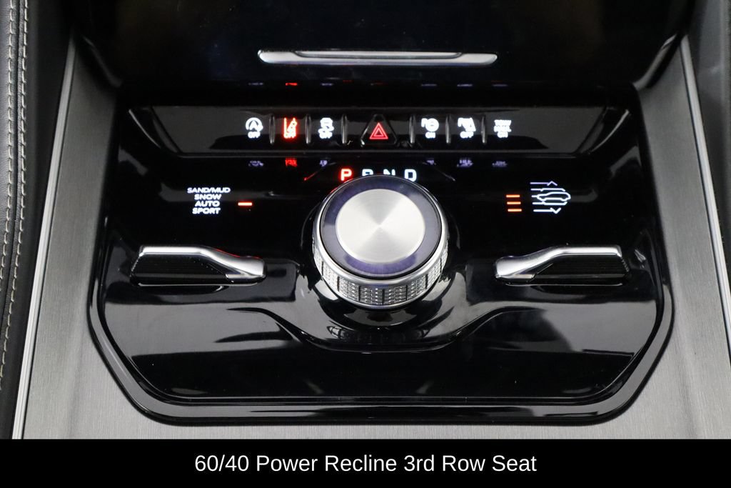 Used 2025 Jeep Wagoneer Series II AWD/4WD image 33