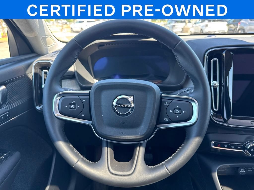 Certified 2025 Volvo XC40 B5 Plus AWD/4WD image 24