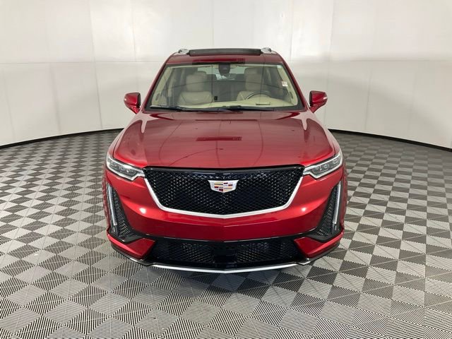 Used 2022 Cadillac XT6 Sport w/ Platinum Package image 2