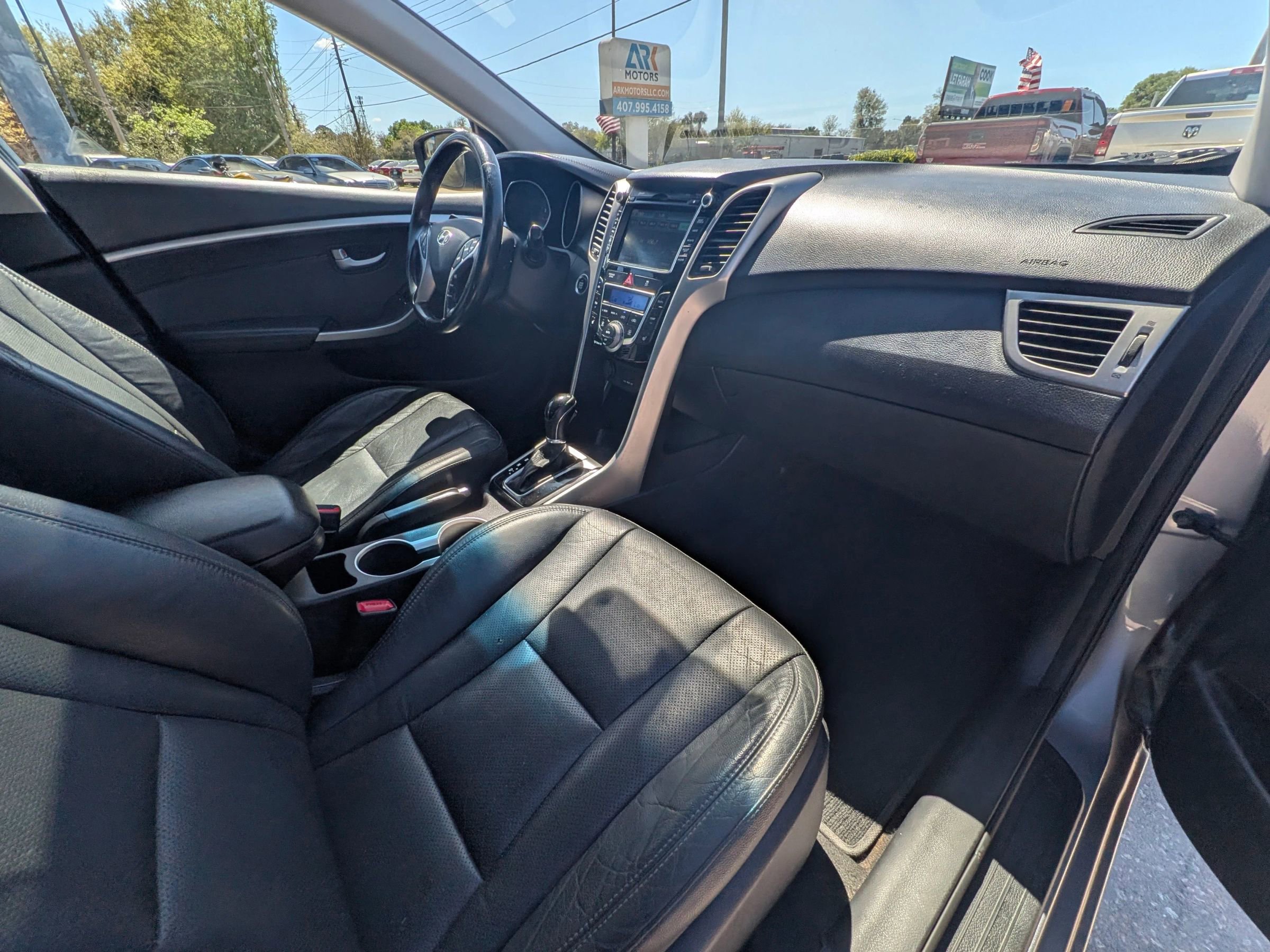 Used 2014 Hyundai Elantra GT w/ Option Group 03 image 9