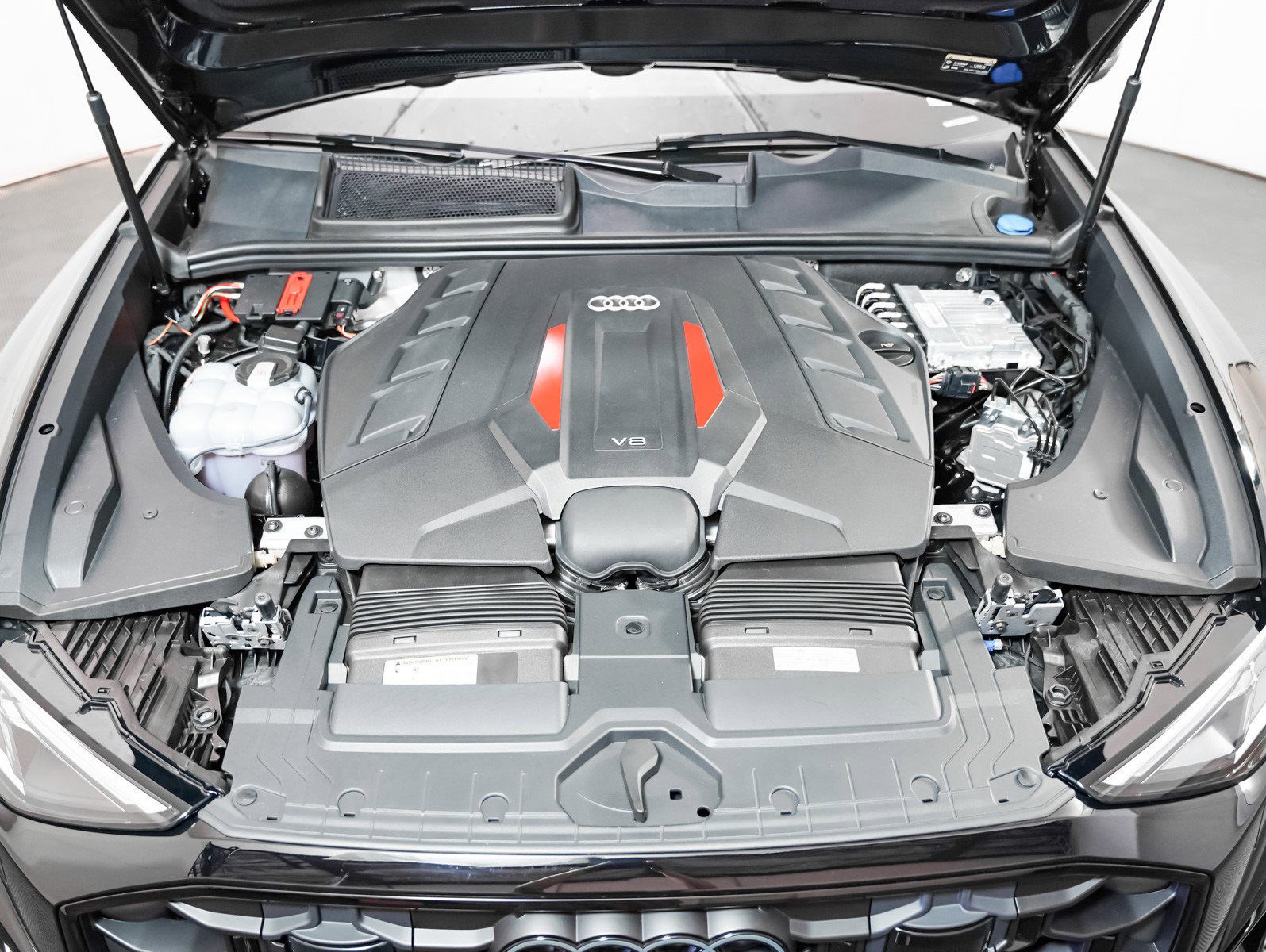 New 2026 Audi SQ8 Prestige image 4