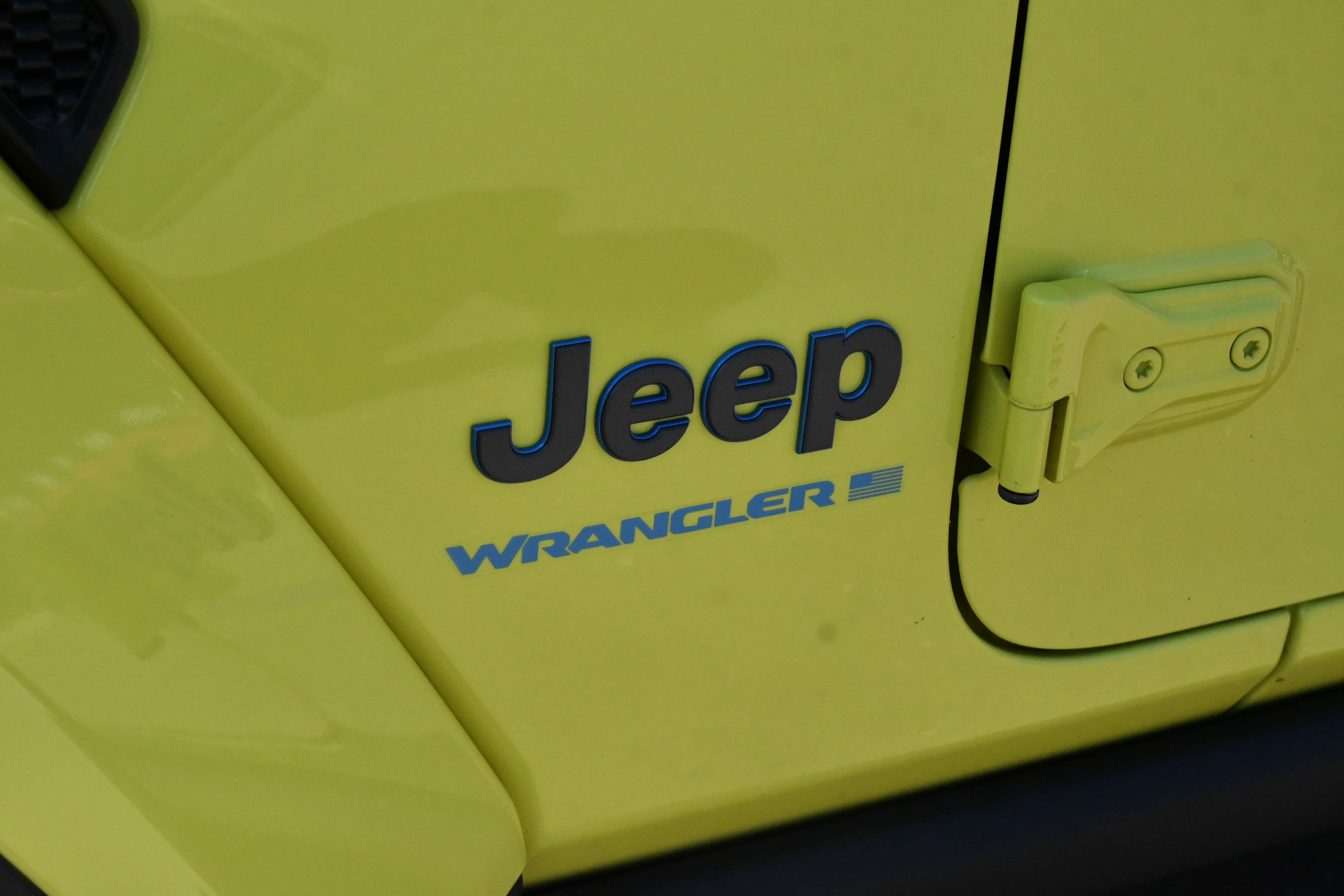 Used 2023 Jeep Wrangler Unlimited Rubicon 4xe w/ Steel Bumper Group AWD/4WD image 16