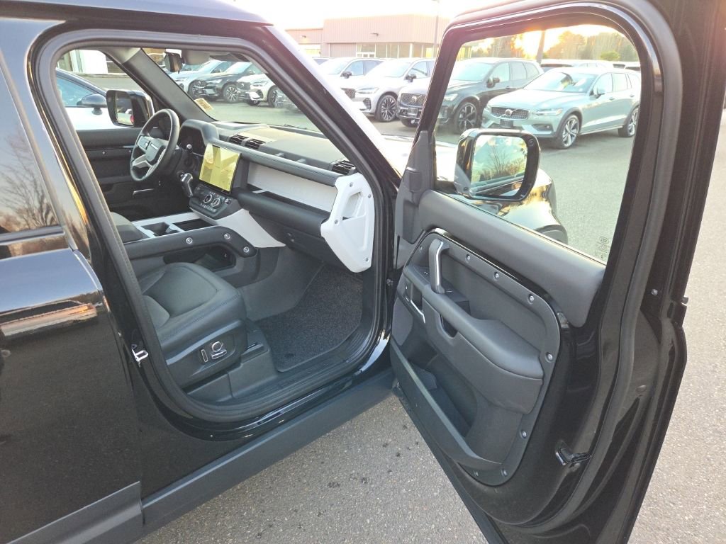 New 2026 Land Rover Defender 130 S image 19