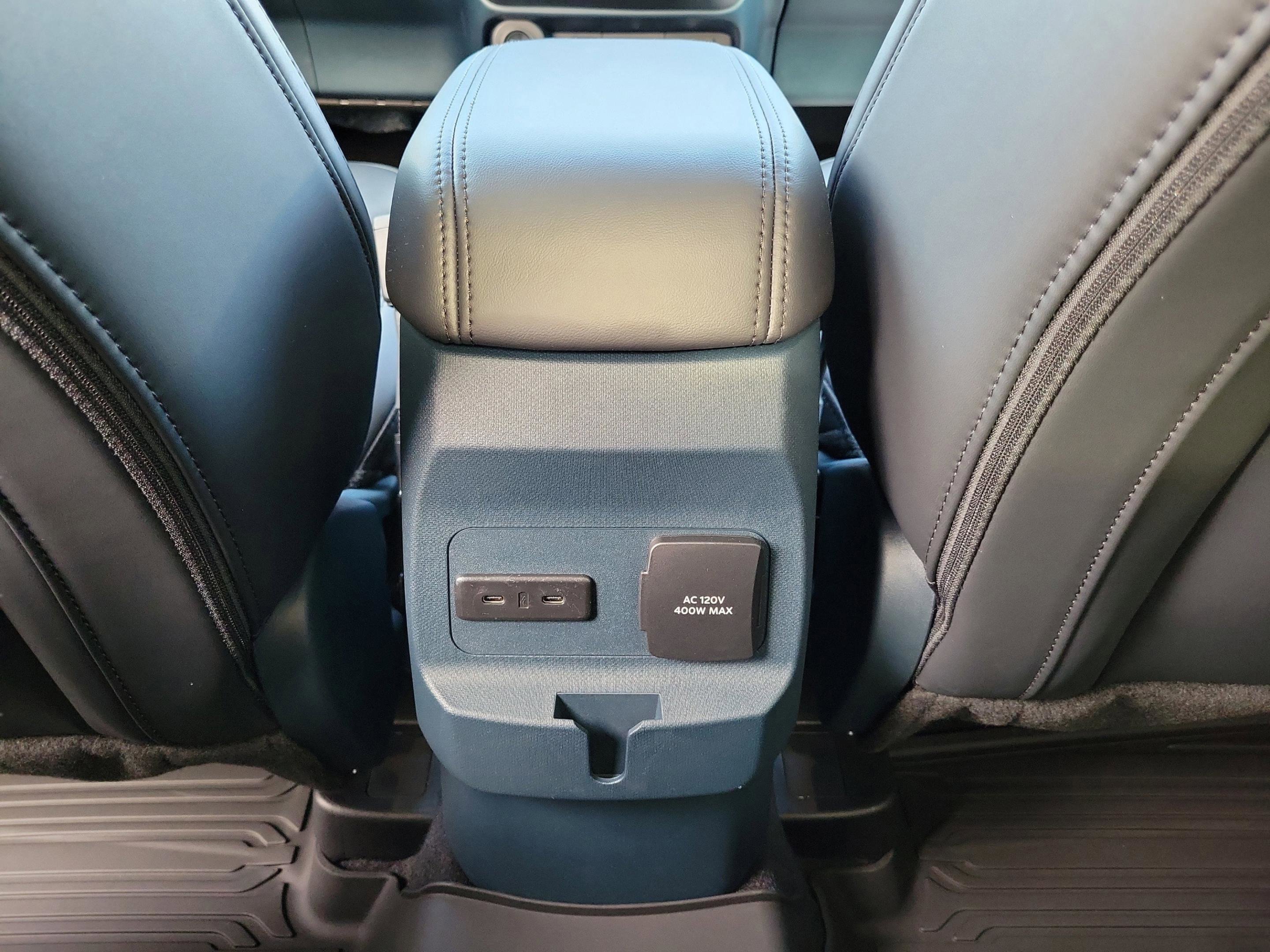 New 2025 Ford Maverick Lariat w/ Black Appearance Package image 11