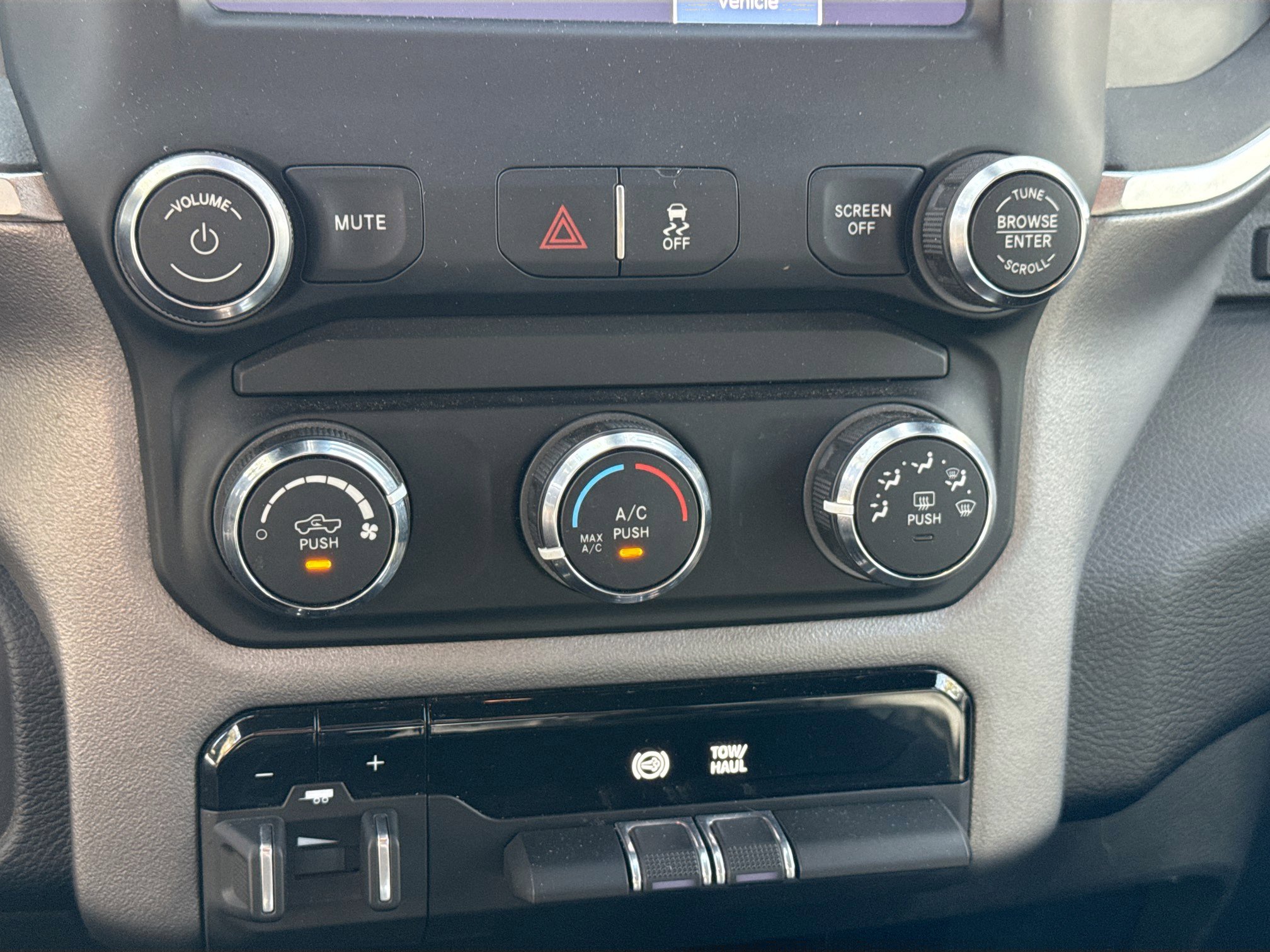 Used 2024 RAM 3500 Big Horn image 31