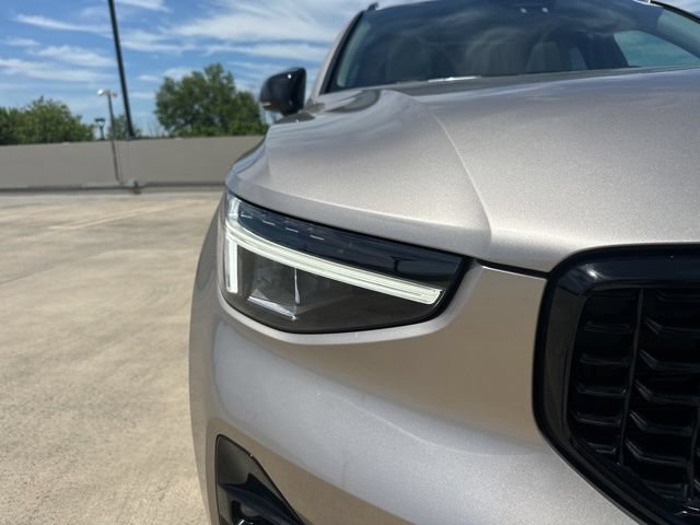 Certified 2023 Volvo XC40 B5 Plus w/ Climate Package AWD/4WD image 10