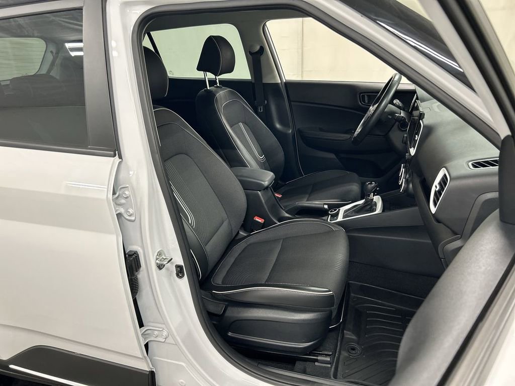 Used 2023 Hyundai Venue Limited w/ Cargo Package FWD image 23