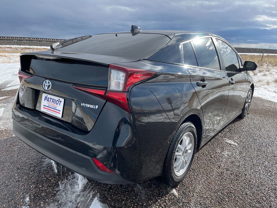 Used 2022 Toyota Prius LE image 5