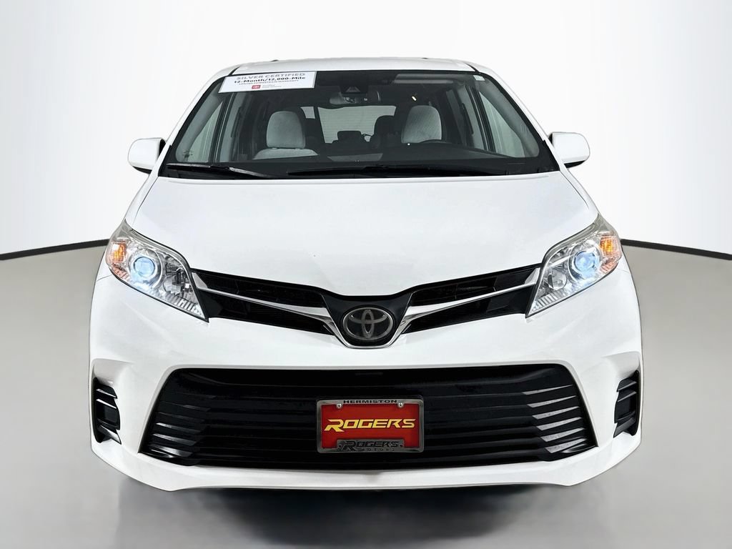 Certified 2018 Toyota Sienna LE FWD image 2