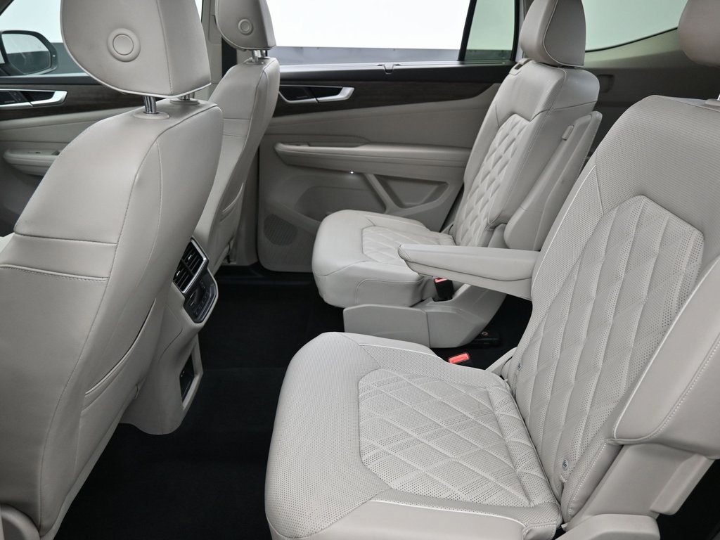 Used 2024 Volkswagen Atlas SEL Premium R-Line image 34