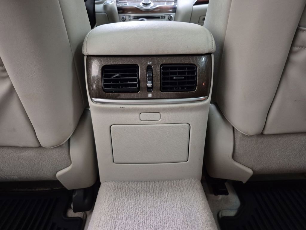 Used 2015 INFINITI Q70 L 5.6 w/ V8 Deluxe Technology Package image 22
