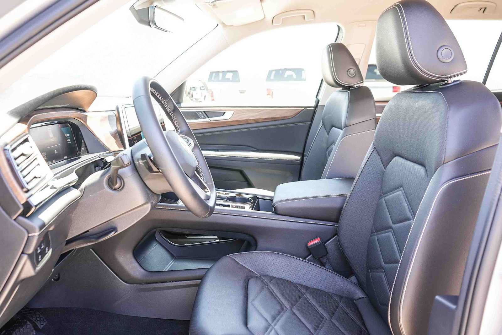 Certified 2026 Volkswagen Atlas SE FWD image 17