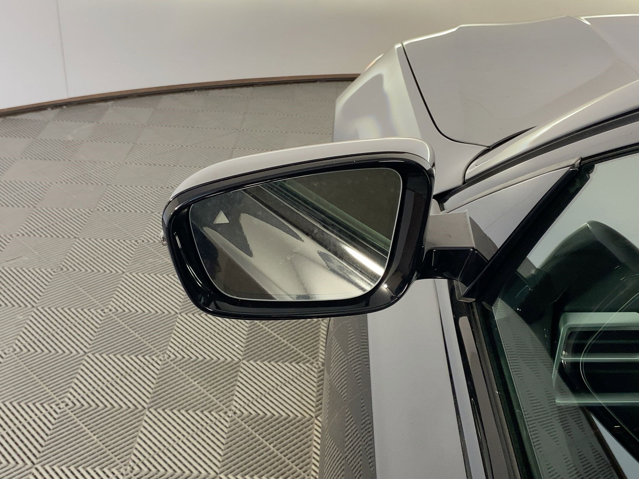 Used 2026 BMW 330i Sedan w/ M Sport Package image 19