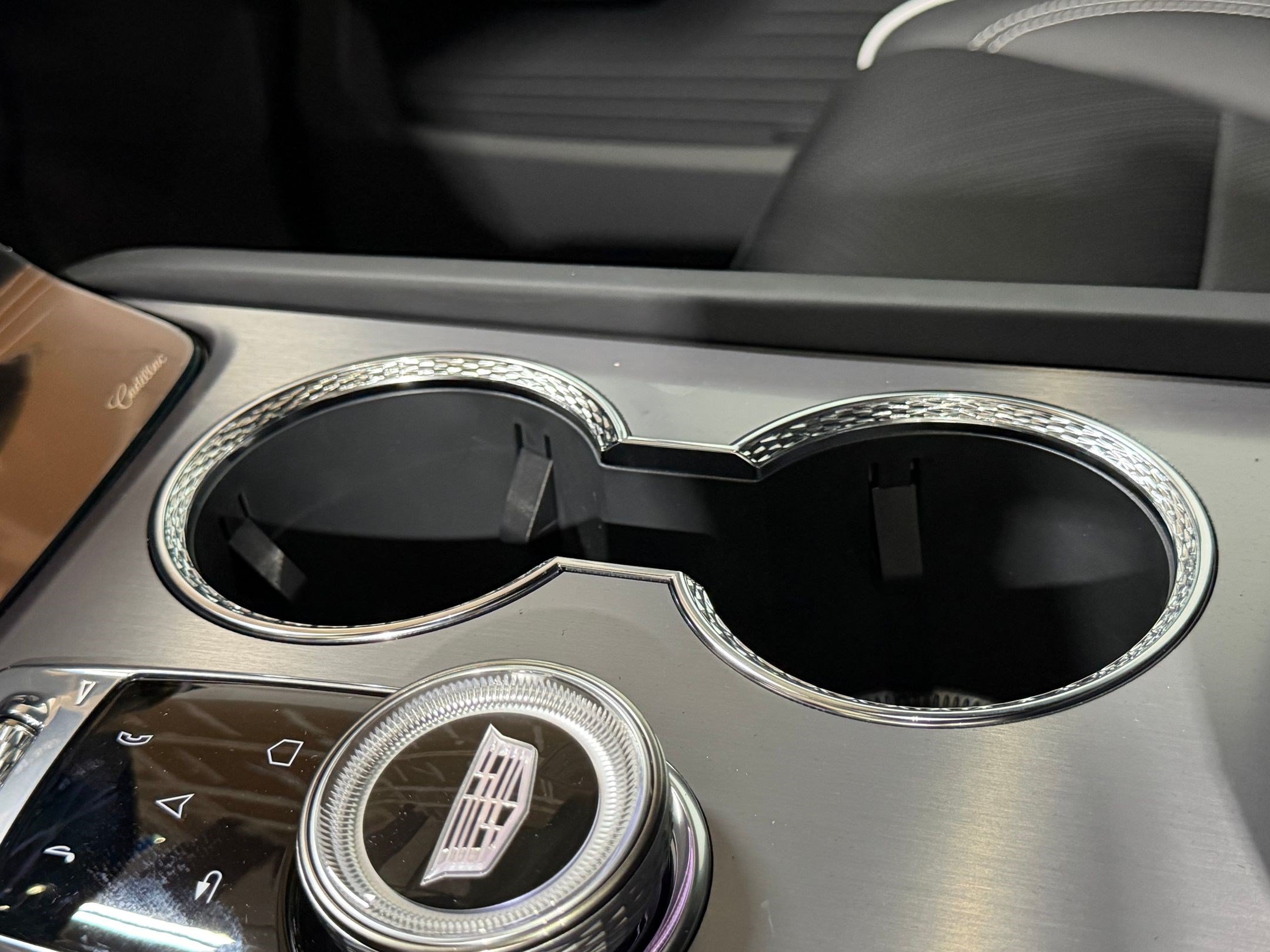 New 2027 Cadillac Vistiq Platinum AWD/4WD image 18