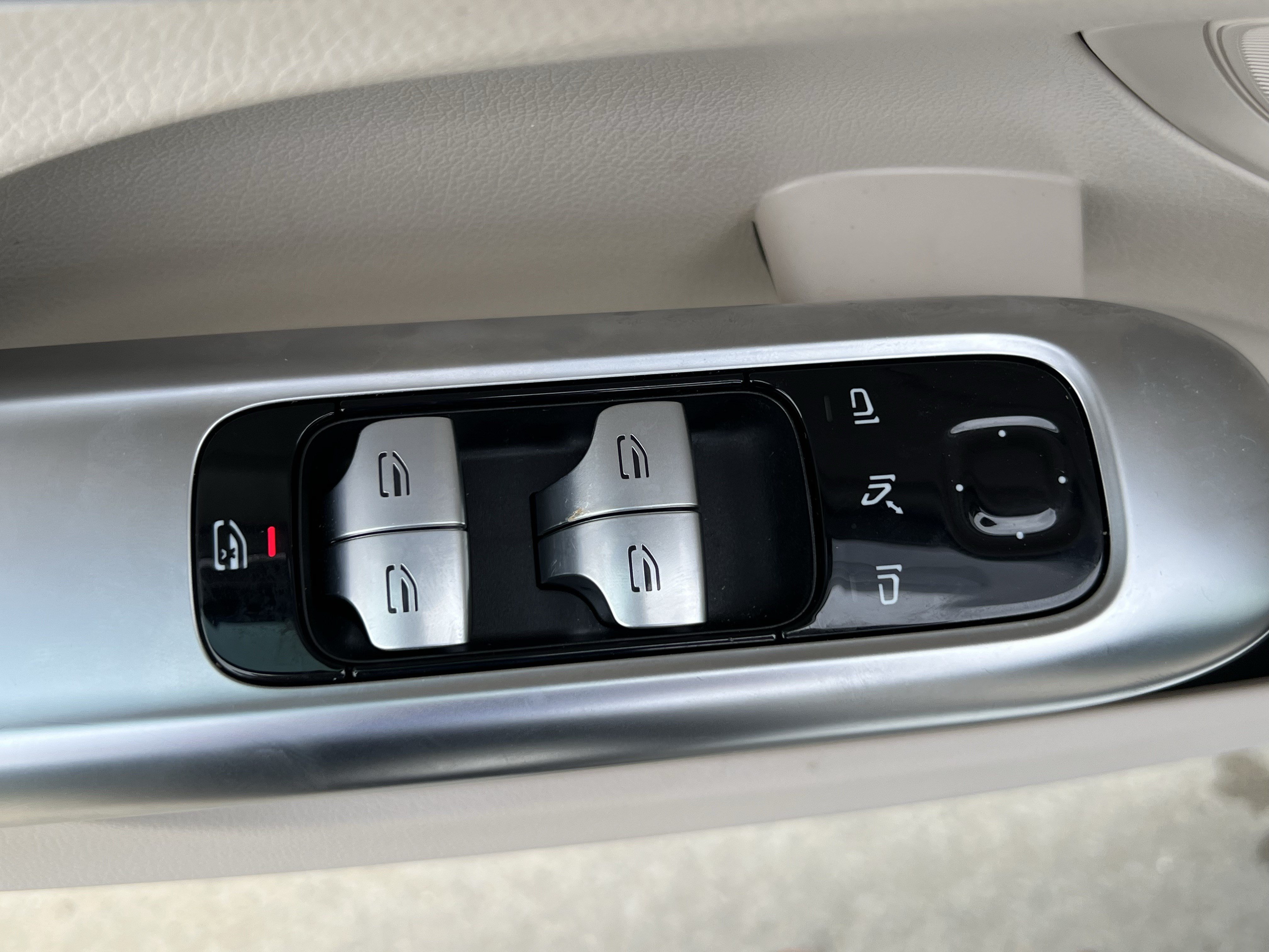 Certified 2025 Mercedes-Benz C 300 Sedan image 15