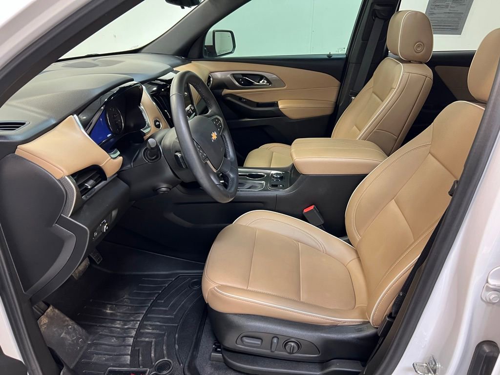 Used 2023 Chevrolet Traverse Premier AWD/4WD image 14