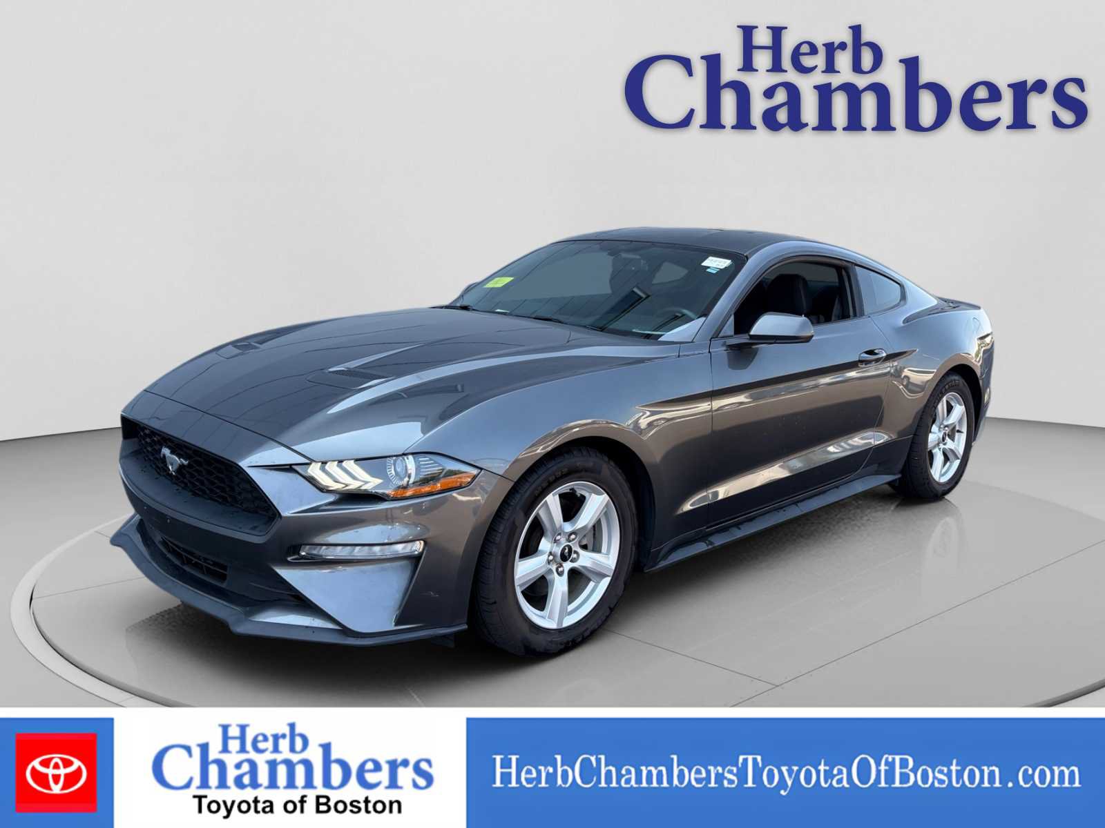 Used 2018 Ford Mustang Coupe RWD image 12